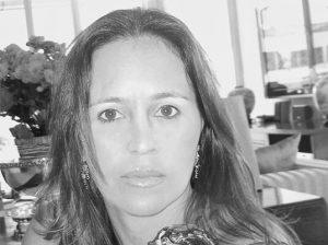 Angelita Tonenberg Executivo Comercial da Farol Mídia em Táxi